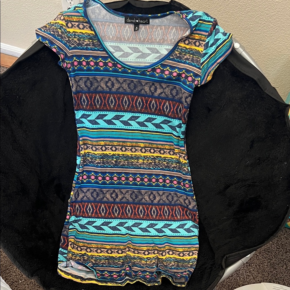 Derek Heart Women's Blue and Yellow Patterned Tunic